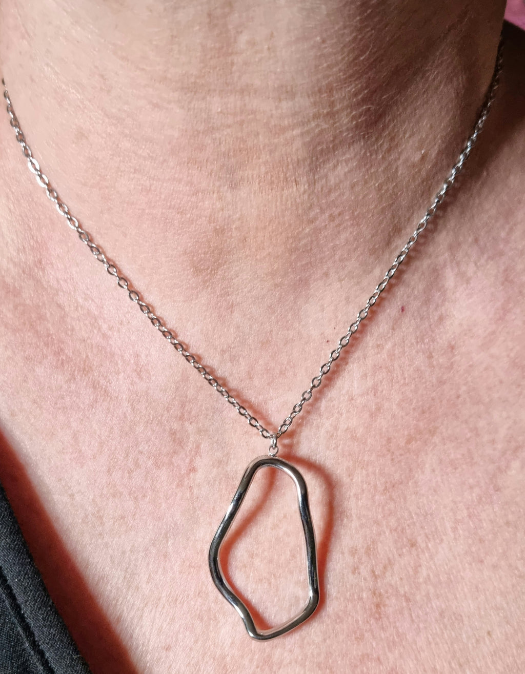 Collier Nola