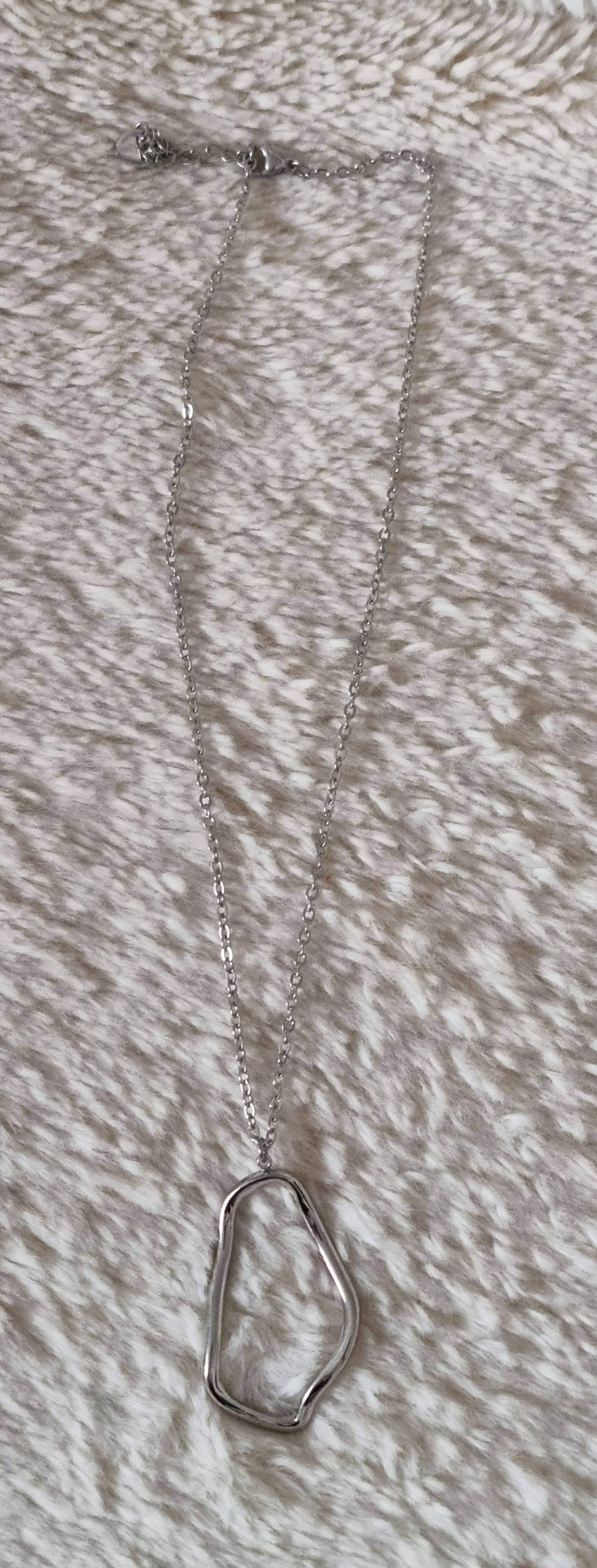 Collier Nola