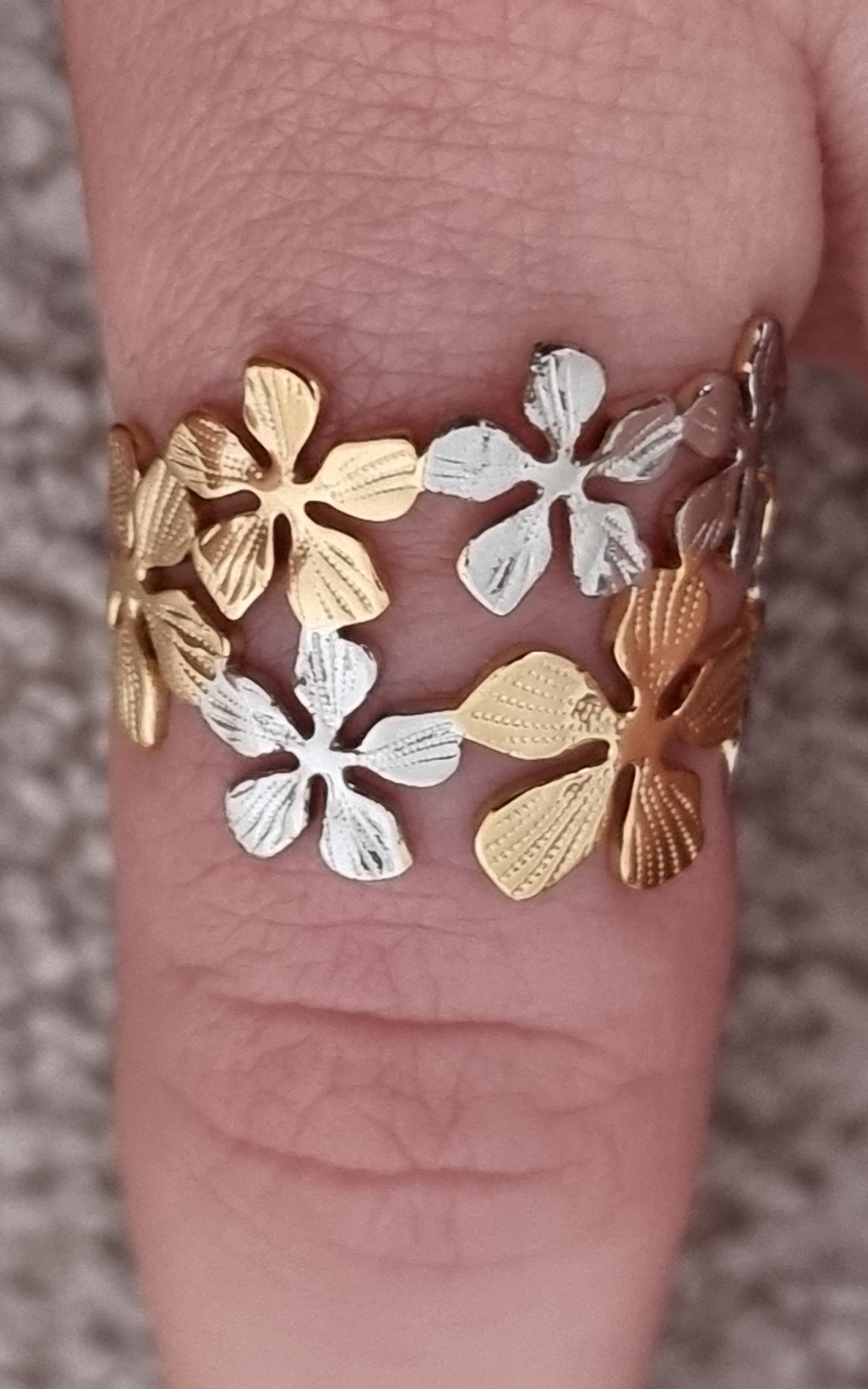 Bague Jonc Pétales Précis